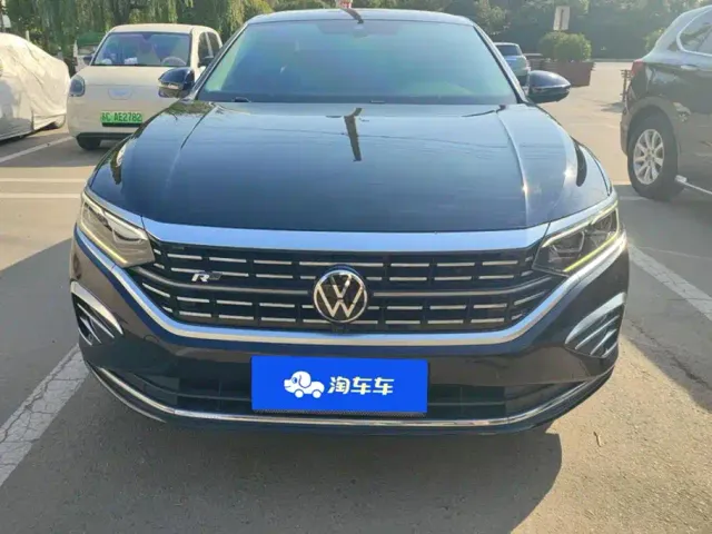 Volkswagen Passat — Фото автомобиля 2