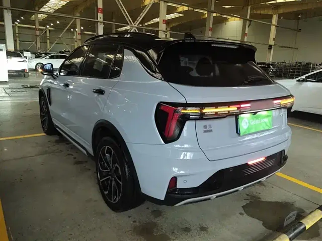 Lynk & Co 01 — Фото автомобиля 22
