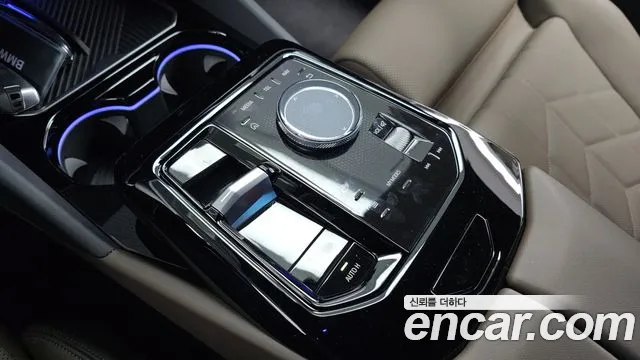 BMW 5 Series G60 — Фото автомобиля 12