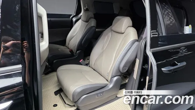 Kia Carnival Generation 4 — Фото автомобиля 15