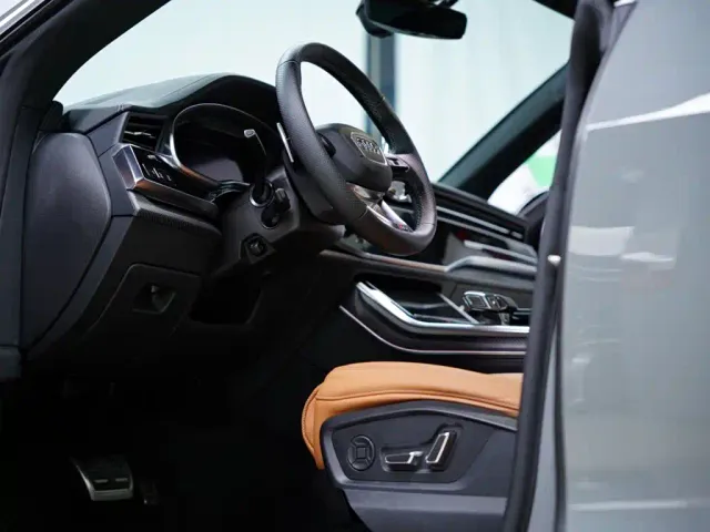 Audi RS Q8 — Фото автомобиля 28