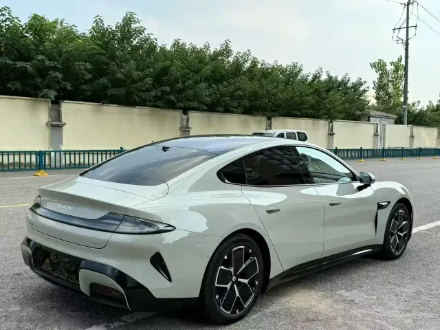 Xiaomi SU7 — Фото автомобиля 3