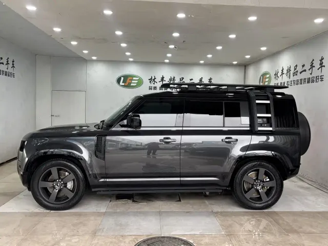 Land Rover Defender — Фото автомобиля 4