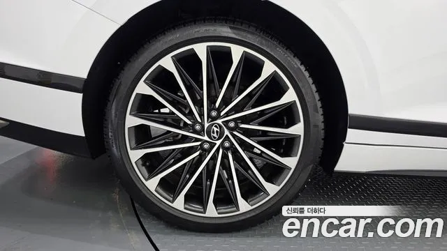 Hyundai Grandeur GN7 — Фото автомобиля 5
