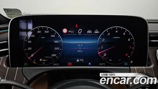 Mercedes-Benz E-Class — Фото автомобиля 8