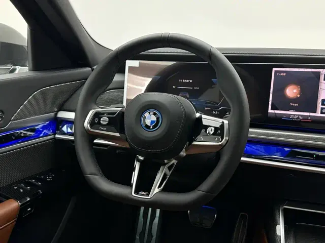 BMW i7 — Фото автомобиля 23