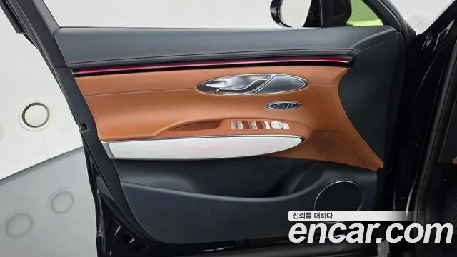 Genesis GV70 — Фото автомобиля 13