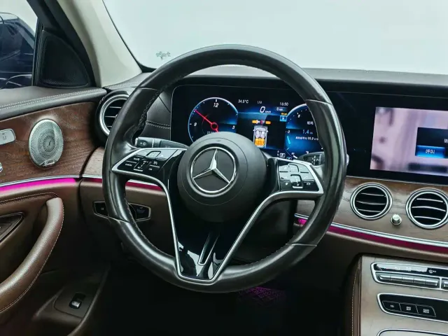 Mercedes-Benz E-Class — Фото автомобиля 9