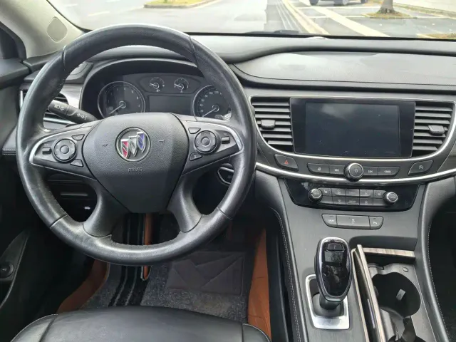 Buick LaCrosse — Фото автомобиля 12