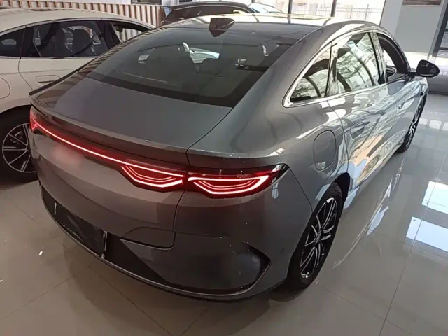 BYD Qin L — Фото автомобиля 6