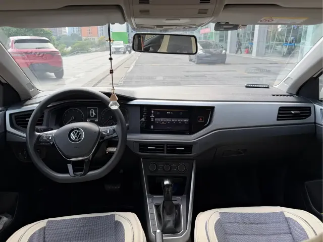 Volkswagen Polo — Фото автомобиля 9