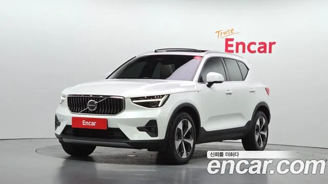 Фотография автомобиля — Volvo XC40