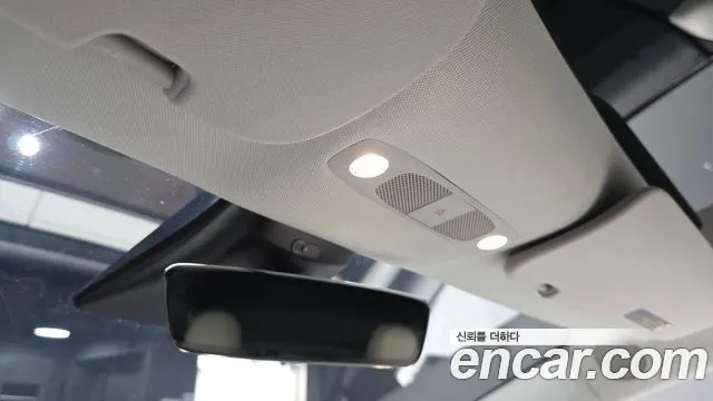 Tesla Model 3 — Фото автомобиля 23