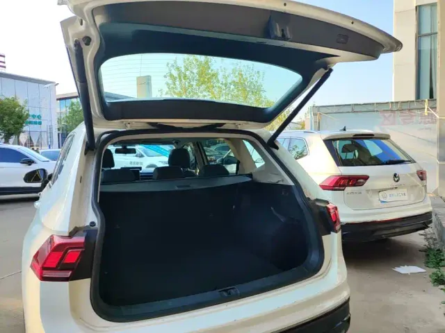 Volkswagen Tiguan L — Фото автомобиля 14
