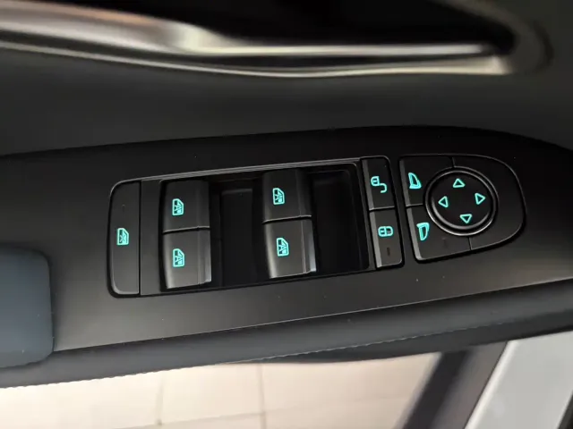 BYD Qin L — Фото автомобиля 9