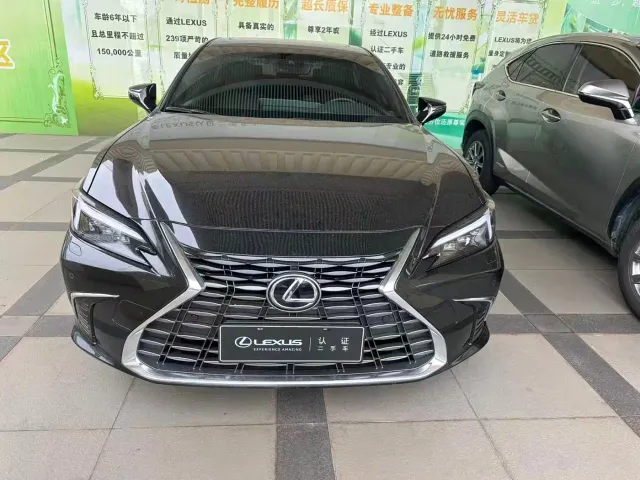 Lexus ES — Фото автомобиля 2