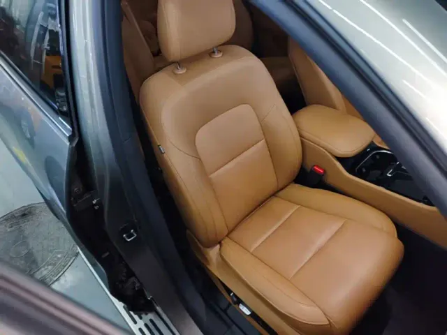 Li Auto ONE — Фото автомобиля 24