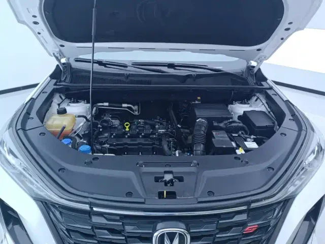 Changan CS75 Plus — Фото автомобиля 10