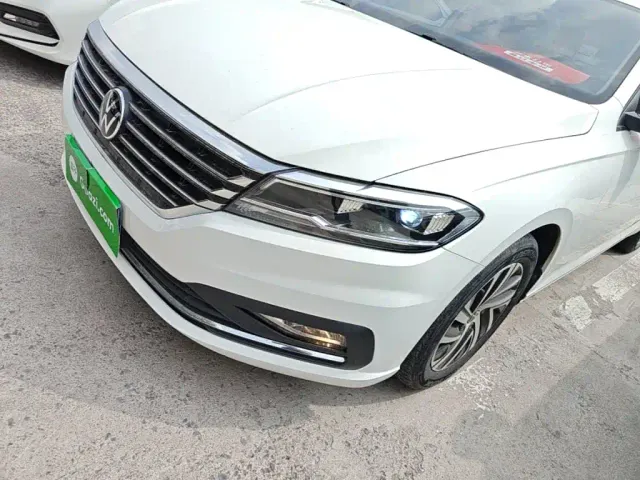 Volkswagen Lavida — Фото автомобиля 23