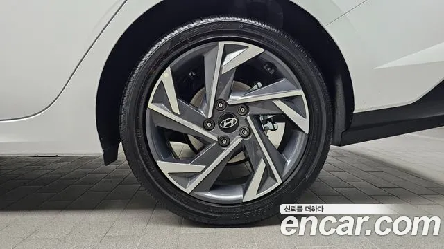 Hyundai Avante CN7 — Фото автомобиля 6