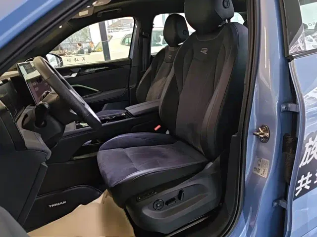Volkswagen Tiguan L — Фото автомобиля 14