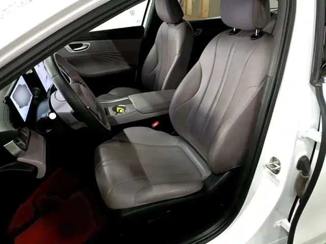 Roewe M7 DMH — Фото автомобиля 14