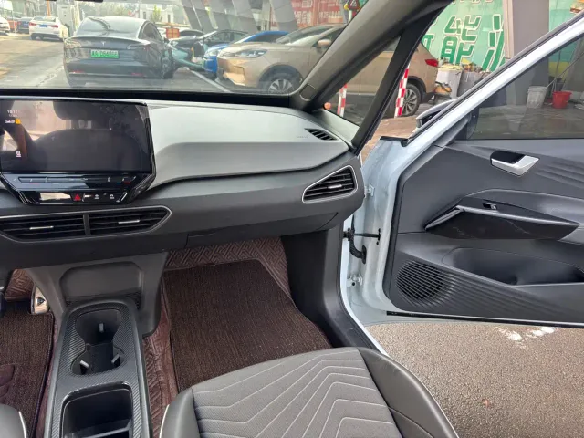 Volkswagen ID.3 — Фото автомобиля 9