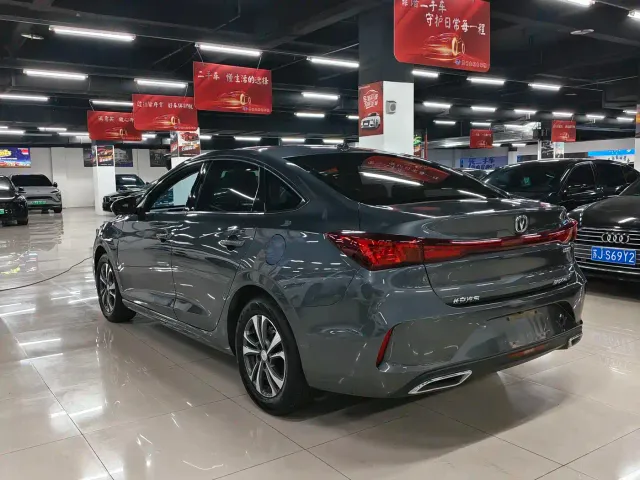 Changan Eado — Фото автомобиля 7