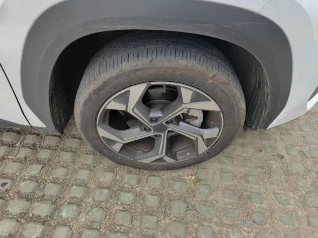 Geely Boyue L — Фото автомобиля 24