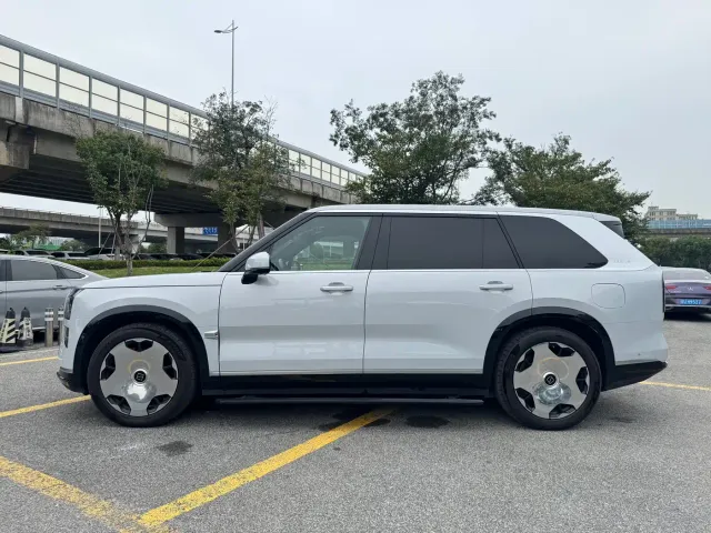 ZEEKR Zeekr 9X 2025 model Ultra Edition 70kWh — Фото автомобиля 5