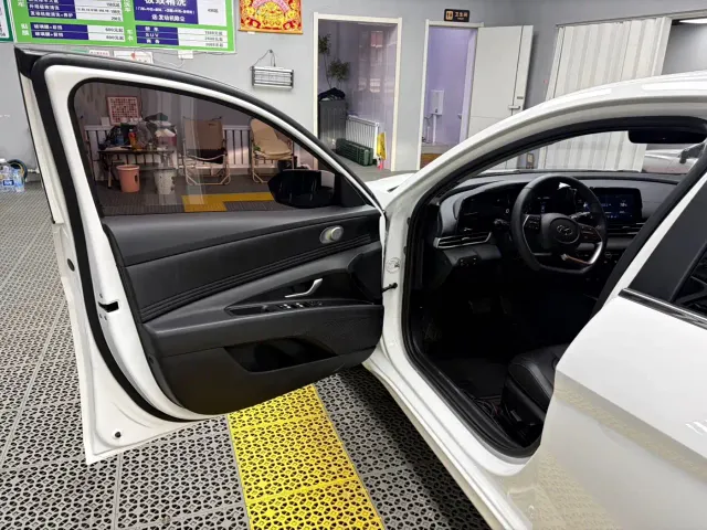 Hyundai Elantra — Фото автомобиля 16