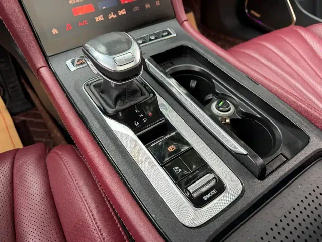 Hongqi H5 — Фото автомобиля 9