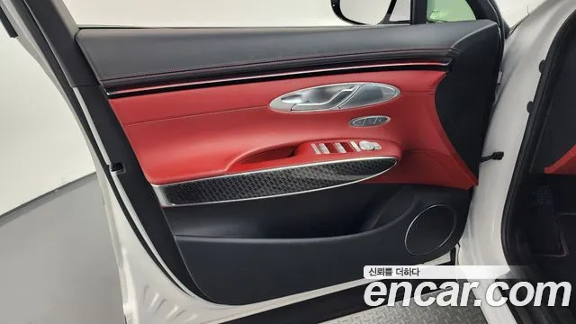 Genesis GV70 — Фото автомобиля 24