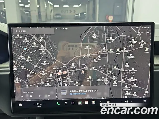 Tesla Model X — Фото автомобиля 15