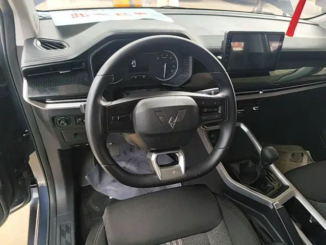 Wuling Jiachen — Фото автомобиля 10