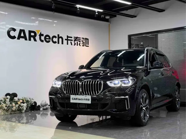Фотография автомобиля — BMW X5