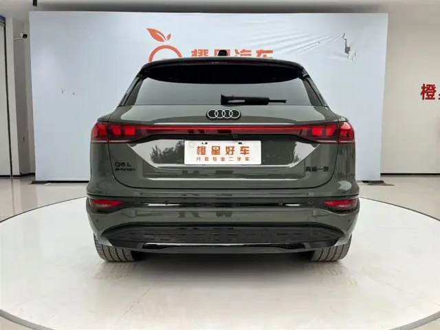 Audi Q6L e-tron — Фото автомобиля 6