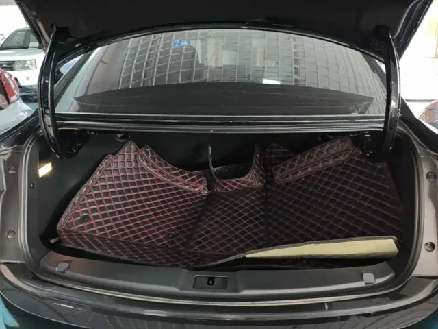 Hongqi E-QM5 — Фото автомобиля 18