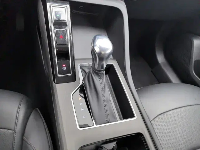 Roewe i5 — Фото автомобиля 13