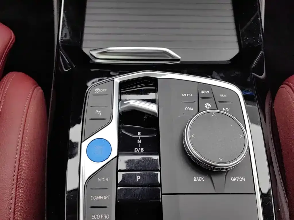BMW BMW iX3 2023 Leading Type — Фото автомобиля 13