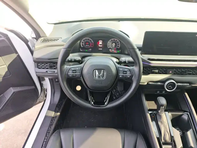 Honda Accord — Фото автомобиля 6