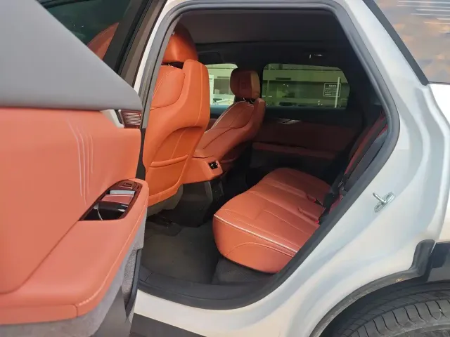 Cadillac IQ Ao Ge 2024 AWD Long Range Edition — Фото автомобиля 9