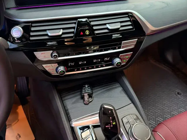 BMW 5 Series — Фото автомобиля 7