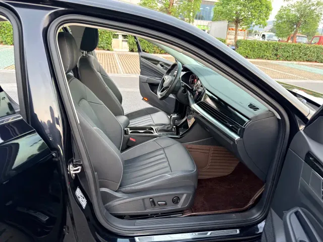 Volkswagen Passat — Фото автомобиля 10
