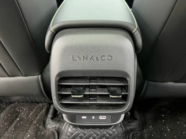 Lynk & Co 06 — Фото автомобиля 18