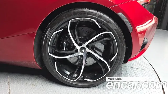 Mclaren 750S — Фото автомобиля 16