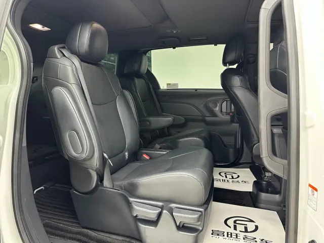 Toyota Granvia — Фото автомобиля 11