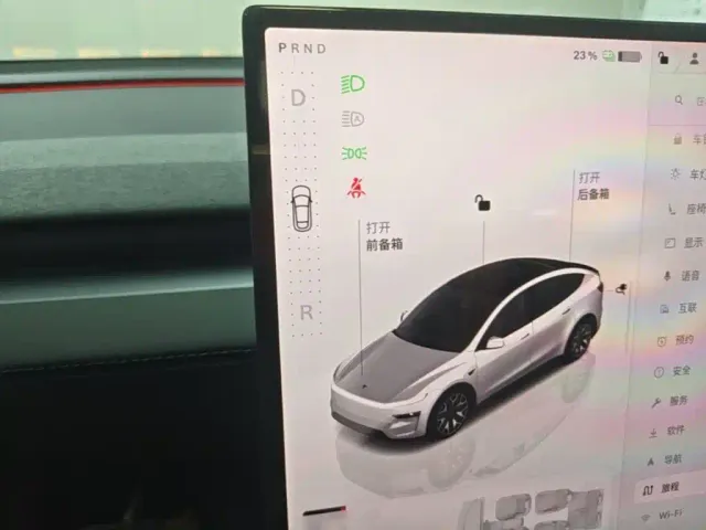 Tesla Model Y L — Фото автомобиля 13