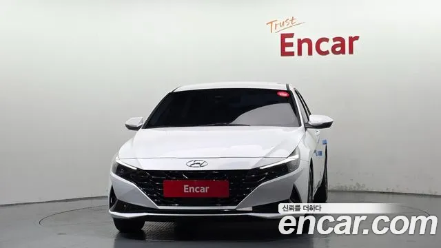 Hyundai Avante CN7 — Фото автомобиля 3