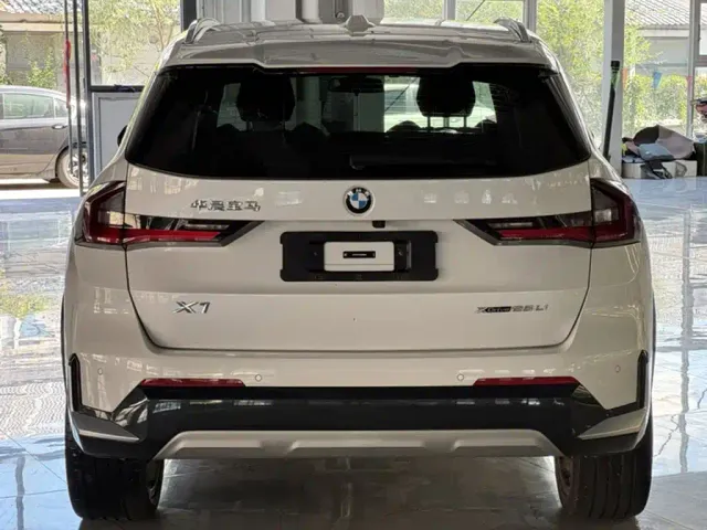 BMW X1 — Фото автомобиля 11